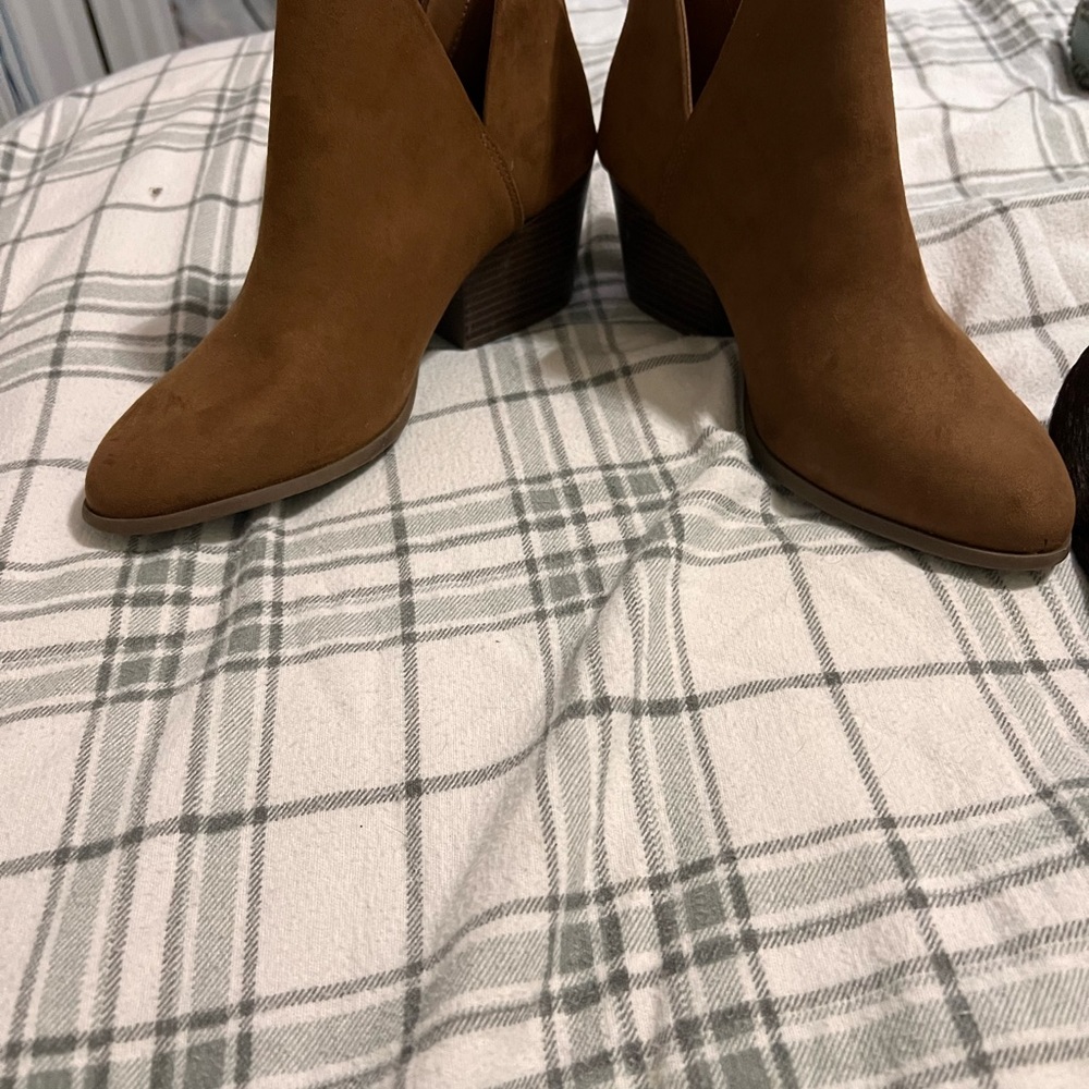 Light brown boots size 71/2. Brand new.